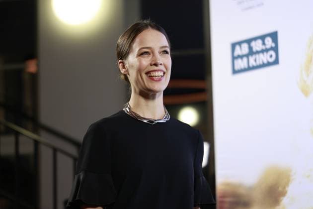 Germany: Kinopremiere MIROIRS NO. 3 in Filmtheater in Berlin-Friedrichshain Berlin: Berlin. MIROIRS NO. 3 cinema premiere with Christian Petzold, Paula Beer, Barbara Auer, Matthias Brandt, Enno Trebs, and many more.The photo shows actress Paula Beer. Berlin Friedrichshain Germany Copyright: SimonexKuhlmey