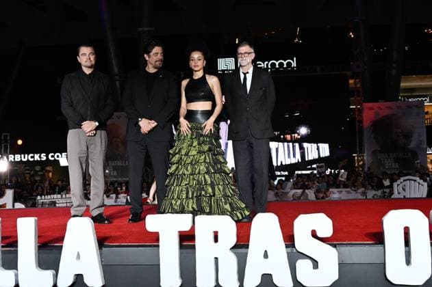 One Battle After Another Red Carpet (L-R) Leonardo DiCaprio, Benicio del Toro, Chase Infiniti and Director Paul Thomas Anderson attend the red carpet for ˜One Battle After Another™ fan event at Toreo Parque Central. on September 18, 2025 in Mexico City, Mexico. Mexico City CDMX Mexico Copyright: xCarlosxTischlerx
