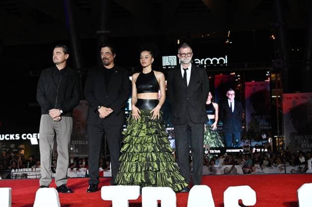 One Battle After Another Red Carpet (L-R) Leonardo DiCaprio, Benicio del Toro, Chase Infiniti and Director Paul Thomas Anderson attend the red carpet for ˜One Battle After Another™ fan event at Toreo Parque Central. on September 18, 2025 in Mexico City, Mexico. Mexico City CDMX Mexico Copyright: xCarlosxTischlerx