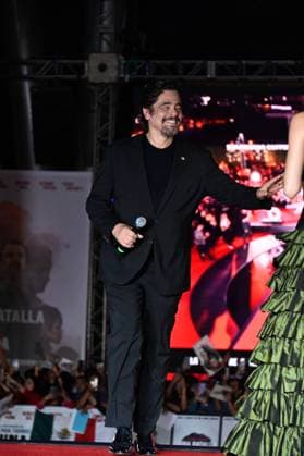 One Battle After Another Red Carpet Actor Benicio del Toro attends the red carpet for ˜One Battle After Another™ fan event at Toreo Parque Central. on September 18, 2025 in Mexico City, Mexico. Mexico City CDMX Mexico Copyright: xCarlosxTischlerx