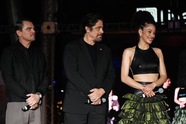One Battle After Another Red Carpet (L-R) Leonardo DiCaprio, Benicio del Toro and Chase Infiniti attend the red carpet for ˜One Battle After Another™ fan event at Toreo Parque Central. on September 18, 2025 in Mexico City, Mexico. Mexico City CDMX Mexico Copyright: xCarlosxTischlerx