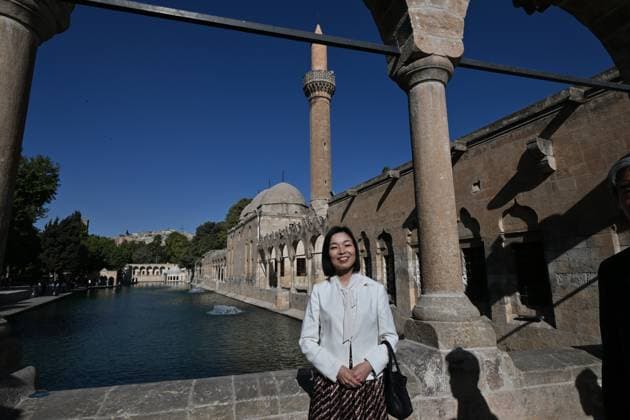 Japanese Princess Akiko of Mikasa visits Turkiye s Balikligol in Sanliurfa SANLIURFA, TURKIYE - SEPTEMBER 19: Japanese Princess Akiko of Mikasa visits historical Balikligol (Pool of the Sacred Fish) in Sanliurfa, Turkiye on September 19, 2025. Adsiz Gunebakan Anadolu Sanliurfa Turkey. Editorial use only. Please get in touch for any other usage.  Copyright: x2025xAnadoluxAdsizxGunebakanx