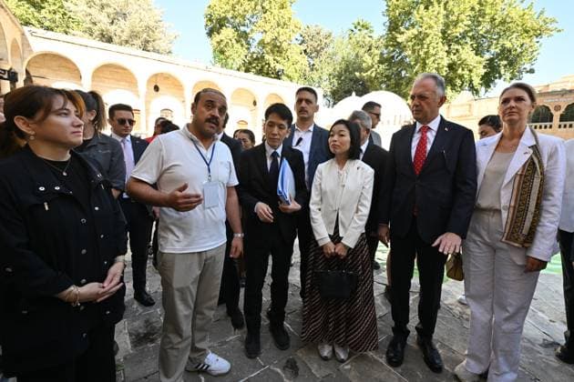 Japanese Princess Akiko of Mikasa visits Turkiye s Balikligol in Sanliurfa SANLIURFA, TURKIYE - SEPTEMBER 19: Japanese Princess Akiko of Mikasa visits historical Balikligol (Pool of the Sacred Fish) in Sanliurfa, Turkiye on September 19, 2025. Adsiz Gunebakan Anadolu Sanliurfa Turkey. Editorial use only. Please get in touch for any other usage.  Copyright: x2025xAnadoluxAdsizxGunebakanx