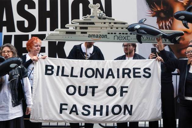 . 19 09 2025. London, United Kingdom. Low Wages Protest London Fashion Week. Billionaires out of fashion protest against low wages for workers outsside London Fasion Week venue at 180nthe Strand.  xMartynxWheatleyx xi-Imagesx IIM-26244-0002