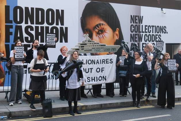 . 19 09 2025. London, United Kingdom. Low Wages Protest London Fashion Week. Billionaires out of fashion protest against low wages for workers outsside London Fasion Week venue at 180nthe Strand.  xMartynxWheatleyx xi-Imagesx IIM-26244-0006