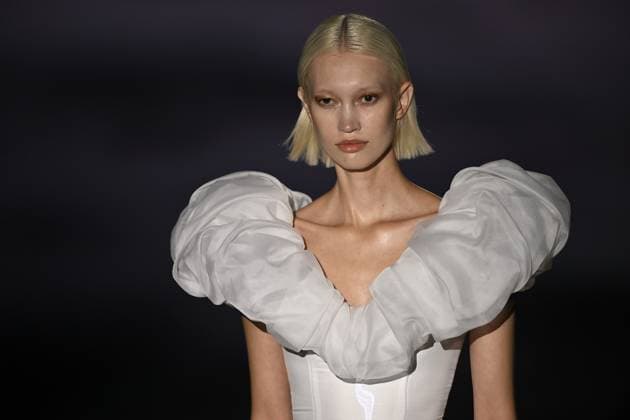 Mercedes Benz Fashion Week Madrid MADRID, SPAIN - SEPTEMBER 19: A model presents a creation from De La Cierva y Nicolas spring-summer 2026 collection during the Mercedes Benz Fashion Week at IFEMA in Madrid, Spain on September 19, 2025. Burak Akbulut Anadolu Madrid Spain. Editorial use only. Please get in touch for any other usage.  Copyright: x2025xAnadoluxBurakxAkbulutx