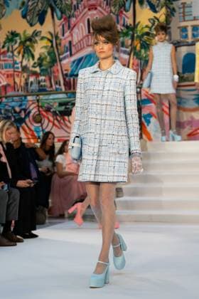Paul Costelloe LFW SS26 Runway Show at the Waldorf. A model walks at the Paul Costelloe London Fashion Week SS26 Runway at the Waldorf., Credit:Lounis Tiar Avalon United Kingdom, London  Copyright: xLounisxTiarx xAvalonx 1038594401