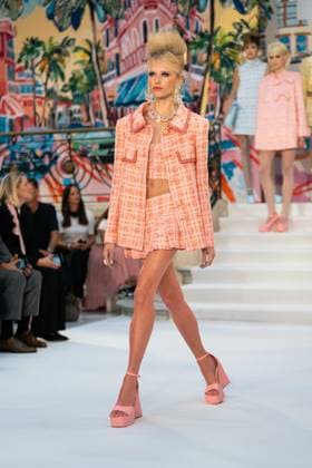 Paul Costelloe LFW SS26 Runway Show at the Waldorf. A model walks at the Paul Costelloe London Fashion Week SS26 Runway at the Waldorf., Credit:Lounis Tiar Avalon United Kingdom, London  Copyright: xLounisxTiarx xAvalonx 1038594439