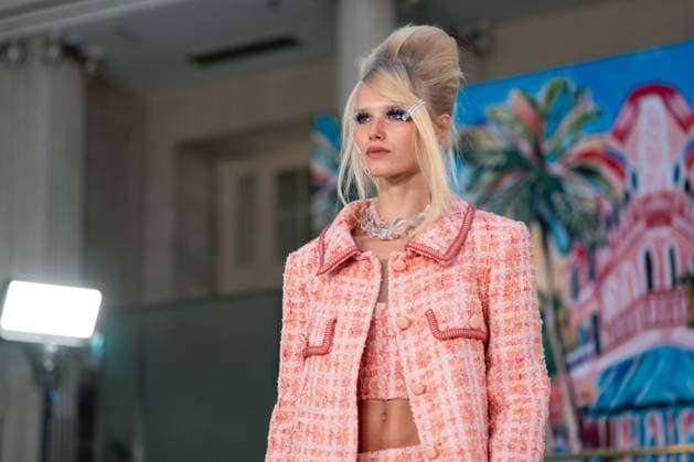 Paul Costelloe LFW SS26 Runway Show at the Waldorf. A model walks at the Paul Costelloe London Fashion Week SS26 Runway at the Waldorf., Credit:Lounis Tiar Avalon United Kingdom, London  Copyright: xLounisxTiarx xAvalonx 1038594556