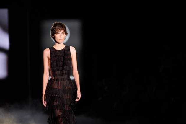 De La Cierva Y Nicolas Presents SS25 Collection At MBFW Madrid Models walk the runway wearing creations by De La Cierva Y Nicolas during the Spring Summer 2025 show at Mercedes-Benz Fashion Week Madrid in Madrid, Spain, on September 19, 2025. The event showcases new collections by Spanish and international designers. Madrid Madrid Spain  Copyright: xHazhardxEspinozaxVallejosx originalFilename: espinoza-delacier250919_npIco.jpg