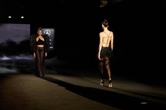 De La Cierva Y Nicolas Presents SS25 Collection At MBFW Madrid Models walk the runway wearing creations by De La Cierva Y Nicolas during the Spring Summer 2025 show at Mercedes-Benz Fashion Week Madrid in Madrid, Spain, on September 19, 2025. The event showcases new collections by Spanish and international designers. Madrid Madrid Spain  Copyright: xHazhardxEspinozaxVallejosx originalFilename: espinoza-delacier250919_npNxO.jpg