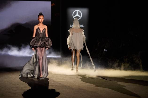 De La Cierva Y Nicolas Presents SS25 Collection At MBFW Madrid Models walk the runway wearing creations by De La Cierva Y Nicolas during the Spring Summer 2025 show at Mercedes-Benz Fashion Week Madrid in Madrid, Spain, on September 19, 2025. The event showcases new collections by Spanish and international designers. Madrid Madrid Spain  Copyright: xHazhardxEspinozaxVallejosx originalFilename: espinoza-delacier250919_npyAL.jpg