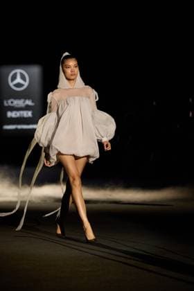 De La Cierva Y Nicolas Presents SS25 Collection At MBFW Madrid Models walk the runway wearing creations by De La Cierva Y Nicolas during the Spring Summer 2025 show at Mercedes-Benz Fashion Week Madrid in Madrid, Spain, on September 19, 2025. The event showcases new collections by Spanish and international designers. Madrid Madrid Spain  Copyright: xHazhardxEspinozaxVallejosx originalFilename: espinoza-delacier250919_npYL0.jpg