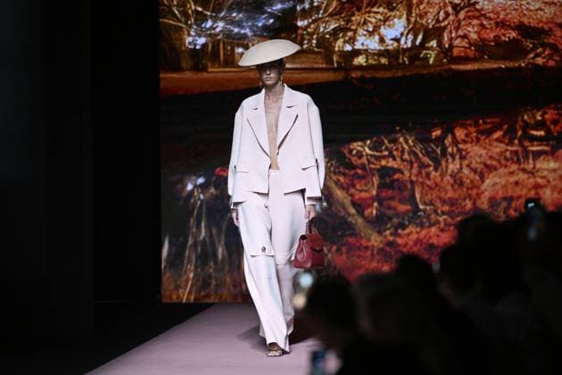 Mercedes Benz Fashion Week Madrid MADRID, SPAIN - SEPTEMBER 19: A model presents a creation from Isabel Sanchis spring-summer 2026 collection during the Mercedes Benz Fashion Week at IFEMA in Madrid, Spain on September 19, 2025. Burak Akbulut Anadolu Madrid Spain. Editorial use only. Please get in touch for any other usage.  Copyright: x2025xAnadoluxBurakxAkbulutx