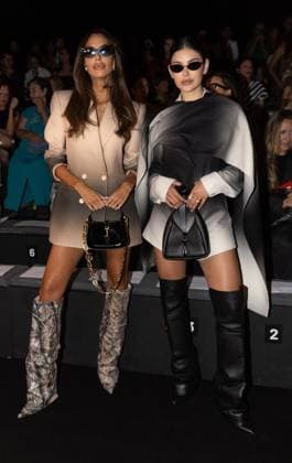 Isabel Sanchís fashion show at MBFW Madrid Model during a fashion show at the 82nd edition of Mercedes Benz Fashion Week Madrid, at Ifema in Madrid, on September 19, 2025, in Madrid Spain This years edition is held from September 17 to 21 and commemorates the 40th anniversary of the catwalk Isabel Sanchíss collection for next summer 2026 is an eclectic collection, based on two fundamental pillars for the firm, the volumes of architecture and the coexistence of Japanese culture, which explores opposing values such as tradition and modernity, structure and fluidity, discipline and challenge and the past and future 19 SEPTEMBER 2025 Espana  Copyright: xEduardoxParrax 6966877