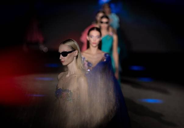 Hannibal Laguna fashion show at MBFW Madrid Several models during the Hannibal Laguna fashion show at the 82nd edition of Mercedes Benz Fashion Week Madrid, at Ifema in Madrid, on September 19, 2025, in Madrid Spain This years edition is held from September 17 to 21 and commemorates the 40th anniversary of the runway Isabel Sanchíss collection for next summer 2026 is an eclectic collection, based on two fundamental pillars for the firm, the volumes of architecture and the coexistence of Japanese culture, which explores opposing values such as tradition and modernity, structure and fluidity, discipline and challenge and the past and future 19 SEPTEMBER 2025 MBFW MODELO MODA Moda PASARELA Madrid Madrid Madrid Spain  Copyright: xEduardoxParrax 6967226