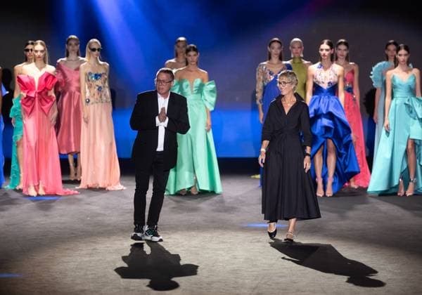 Hannibal Laguna fashion show at MBFW Madrid The designer Hannibal Laguna i during the Hannibal Laguna fashion show at the 82nd edition of Mercedes Benz Fashion Week Madrid, at Ifema in Madrid, on September 19, 2025, in Madrid Spain This years edition is held from September 17 to 21 and commemorates the 40th anniversary of the catwalk Isabel Sanchiss collection for next summer 2026 is an eclectic collection, based on two fundamental pillars for the firm, the volumes of architecture and the coexistence of Japanese culture, which explores opposing values such as tradition and modernity, structure and fluidity, discipline and challenge and the past and future 19 SEPTEMBER 2025 MBFW Madrid Madrid Espana  Copyright: xEduardoxParrax 6967228