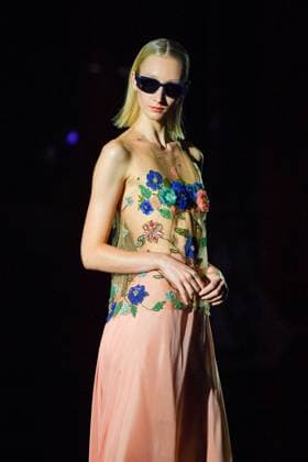 Mercedes-Benz Fashion Week Madrid, Spain - 19 Sep 2025 A model walks the runway wearing a design by Hannibal Laguna during Mercedes-Benz Fashion Week de Madrid in IFERMA, 19 septiembre 2025 Spain Madrid Spain Copyright: xAtilanoxGarciax xSOPAxImagesx FOTO12386