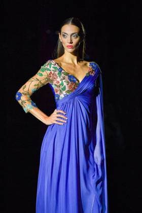 Mercedes-Benz Fashion Week Madrid, Spain - 19 Sep 2025 A model walks the runway wearing a design by Hannibal Laguna during Mercedes-Benz Fashion Week de Madrid in IFERMA, 19 septiembre 2025 Spain Madrid Spain Copyright: xAtilanoxGarciax xSOPAxImagesx FOTO12379