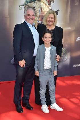 Premiere of THE SCHOOL OF MAGICAL ANIMALS Nancy Faeser the lawyer and SPD local politician Eyke Grüning and grandson arrive at the premiere of THE SCHOOL OF MAGICAL ANIMALS in Berlin on, 19 09 2025 09 2025 Photopress Mueller
