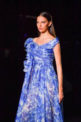 Mercedes-Benz Fashion Week Madrid, Spain - 19 Sep 2025 A model walks the runway wearing a design by Hannibal Laguna during Mercedes-Benz Fashion Week de Madrid in IFERMA, 19 septiembre 2025 Spain Madrid Spain Copyright: xAtilanoxGarciax xSOPAxImagesx FOTO12328