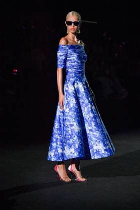 Mercedes-Benz Fashion Week Madrid, Spain - 19 Sep 2025 A model walks the runway wearing a design by Hannibal Laguna during Mercedes-Benz Fashion Week de Madrid in IFERMA, 19 septiembre 2025 Spain Madrid Spain Copyright: xAtilanoxGarciax xSOPAxImagesx FOTO12332