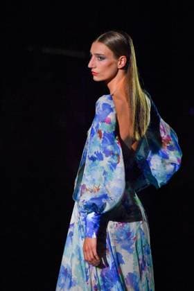 Mercedes-Benz Fashion Week Madrid, Spain - 19 Sep 2025 A model walks the runway wearing a design by Hannibal Laguna during Mercedes-Benz Fashion Week de Madrid in IFERMA, 19 septiembre 2025 Spain Madrid Spain Copyright: xAtilanoxGarciax xSOPAxImagesx FOTO12353
