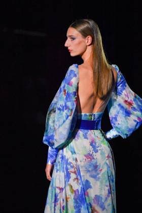 Mercedes-Benz Fashion Week Madrid, Spain - 19 Sep 2025 A model walks the runway wearing a design by Hannibal Laguna during Mercedes-Benz Fashion Week de Madrid in IFERMA, 19 septiembre 2025 Spain Madrid Spain Copyright: xAtilanoxGarciax xSOPAxImagesx FOTO12354