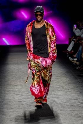 Custo Barcelona fashion show at MBFW Madrid A model during the Custo Barcelona fashion show at the 82nd edition of Mercedes Benz Fashion Week Madrid, at Ifema in Madrid, on September 19, 2025, in Madrid Spain This years edition is held from September 17 to 21 and commemorates the 40th anniversary of the catwalk Isabel Sanchíss collection for next summer 2026 is an eclectic collection, based on two fundamental pillars for the firm, the volumes of the architecture and the coexistence of Japanese culture, which explores the opposite values such as tradition and modernity, structure and fluidity, discipline and challenge and the past and future Spain.  Copyright: xRicardoxRubiox 6967632