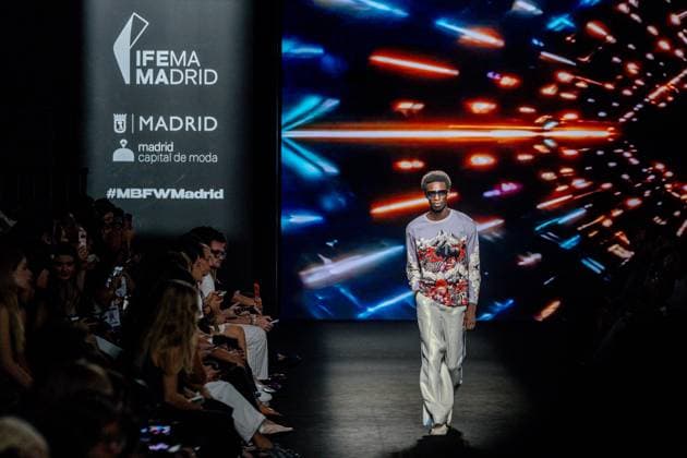 Custo Barcelona fashion show at MBFW Madrid A model during the Custo Barcelona fashion show at the 82nd edition of Mercedes Benz Fashion Week Madrid, at Ifema in Madrid, on September 19, 2025, in Madrid Spain This years edition is held from September 17 to 21 and commemorates the 40th anniversary of the catwalk Isabel Sanchíss collection for next summer 2026 is an eclectic collection, based on two fundamental pillars for the firm, the volumes of the architecture and the coexistence of Japanese culture, which explores the opposite values such as tradition and modernity, structure and fluidity, discipline and challenge and the past and future Spain.  Copyright: xRicardoxRubiox 6967635