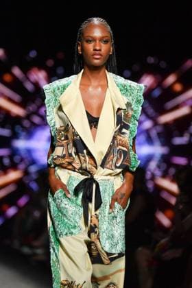 Mercedes-Benz Fashion Week Madrid, Spain - 19 Sep 2025 A model walks the runway wearing a design by Custo Barcelona during Mercedes-Benz Fashion Week de Madrid in IFERMA. Madrid Spain Copyright: xAtilanoxGarciax xSOPAxImagesx FOTO12626
