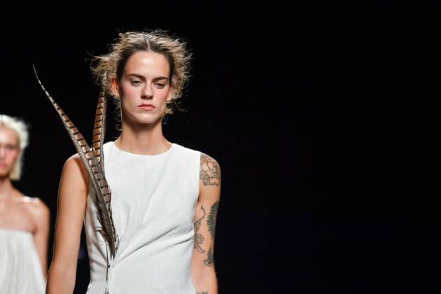 Mercedes-Benz Fashion Week Madrid - 19 Sep 2025 A model walks the runway wearing a design by Baro Lucas during the Mercedes-Benz Fashion Week de Madrid in IFERMA. Madrid Spain Copyright: xAtilanoxGarciax xSOPAxImagesx FOTO12742