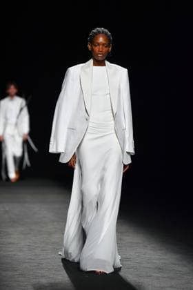 Mercedes-Benz Fashion Week Madrid - 19 Sep 2025 A model walks the runway wearing a design by Baro Lucas during the Mercedes-Benz Fashion Week de Madrid in IFERMA. Madrid Spain Copyright: xAtilanoxGarciax xSOPAxImagesx FOTO12731
