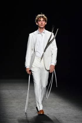 Mercedes-Benz Fashion Week Madrid - 19 Sep 2025 A model walks the runway wearing a design by Baro Lucas during the Mercedes-Benz Fashion Week de Madrid in IFERMA. Madrid Spain Copyright: xAtilanoxGarciax xSOPAxImagesx FOTO12733