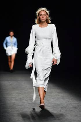 Mercedes-Benz Fashion Week Madrid - 19 Sep 2025 A model walks the runway wearing a design by Baro Lucas during the Mercedes-Benz Fashion Week de Madrid in IFERMA. Madrid Spain Copyright: xAtilanoxGarciax xSOPAxImagesx FOTO12717