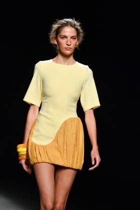 Mercedes-Benz Fashion Week Madrid - 19 Sep 2025 A model walks the runway wearing a design by Baro Lucas during the Mercedes-Benz Fashion Week de Madrid in IFERMA. Madrid Spain Copyright: xAtilanoxGarciax xSOPAxImagesx FOTO12679