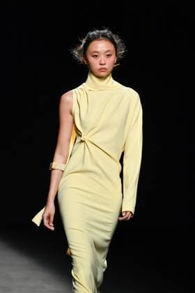 Mercedes-Benz Fashion Week Madrid - 19 Sep 2025 A model walks the runway wearing a design by Baro Lucas during the Mercedes-Benz Fashion Week de Madrid in IFERMA. Madrid Spain Copyright: xAtilanoxGarciax xSOPAxImagesx FOTO12681