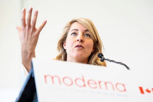 September 19, 2025, Laval, Qc, Canada: Minister of Innovation, Science and Industry of Canada, Melanie Joly gives remarks during an announcement at the Moderna offices in Laval, Que., on Friday, Sept. 19, 2025. Laval Canada - ZUMAc35_ 20250919_zaf_c35_071 Copyright: xChristopherxKatsarovx