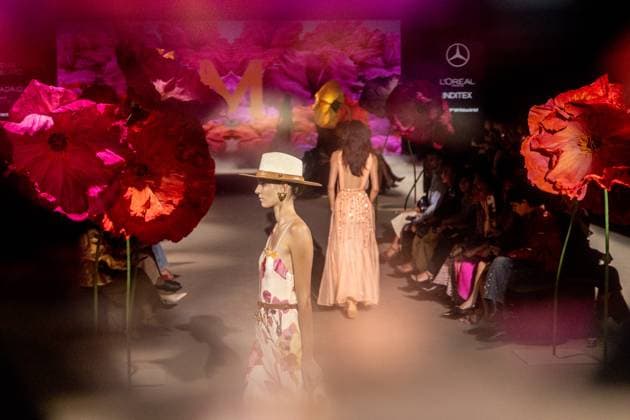 A model during the Lola Casademunt fashion show at the 82nd edition of Mercedes Benz Fashion Week Madrid, at Ifema in Madrid, on September 19, 2025, in Madrid Spain This years edition runs from September 17 to 21 and commemorates the 40th anniversary of the fashion show A model during the Lola Casademunt fashion show at the 82nd edition of Mercedes Benz Fashion Week Madrid, at Ifema in Madrid, on September 19, 2025, in Madrid Spain This years edition is held from September 17 to 21 and commemorates the 40th anniversary of the catwalk Isabel Sanchís collection for next summer 2026 is an eclectic collection, based on two fundamental pillars for the firm, the volumes of architecture and the coexistence of Japanese culture, which explores oppo Copyright: xRicardoxRubiox 6968299