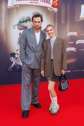 Premiere Die Schule der magischen Tiere 4 Samuel Schneider and Esther Graf at the premiere of the movie Die Schule der magischen Tiere 4 at Zoo Palast on 19 09 2025 in Berlin Copyright: xEventpressxKochanx