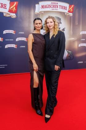 Premiere Die Schule der magischen Tiere 4 Tomomi Themann and Emilia Maier at the premiere of the movie Die Schule der magischen Tiere 4 at Zoo Palast on 19 09 2025 in Berlin Copyright: xEventpressxKochanx