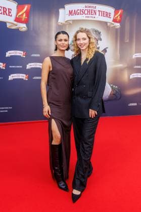 Premiere Die Schule der magischen Tiere 4 Tomomi Themann and Emilia Maier at the premiere of the movie Die Schule der magischen Tiere 4 at Zoo Palast on 19 09 2025 in Berlin Copyright: xEventpressxKochanx