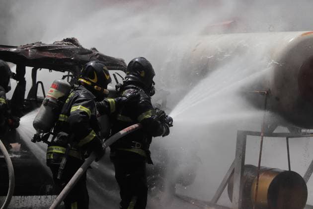 Second National Earthquake Drill 2025 Firefighters extinguish a fire during the second national earthquake drill with a magnitude of 8.1 on the Richter scale with its epicenter in Lazaro Cardenas, Michoacan. on September 19, 2025 in Mexico City, Mexico. (Photo byCarlos Santiago Eyepix Group) Copyright: xCarlosxSantiago xEyepixxGroupx CS_19092025_170662