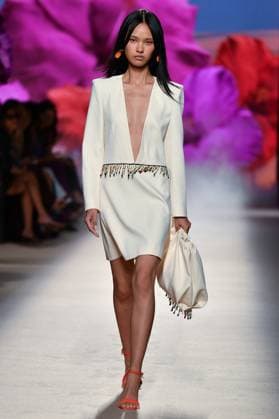 Design by Lola Casademunt during Mercedes-Benz Fashion Week de Madrid in Spain - 20 Sept 2025 A model walks the runway wearing a design by Lola Casademunt during Mercedes-Benz Fashion Week de Madrid in IFERMA. Madrid Spain Copyright: xAtilanoxGarciax xSOPAxImagesx FOTO48557