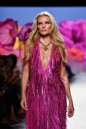 Design by Lola Casademunt during Mercedes-Benz Fashion Week de Madrid in Spain - 20 Sept 2025 A model walks the runway wearing a design by Lola Casademunt during Mercedes-Benz Fashion Week de Madrid in IFERMA. Madrid Spain Copyright: xAtilanoxGarciax xSOPAxImagesx FOTO48573