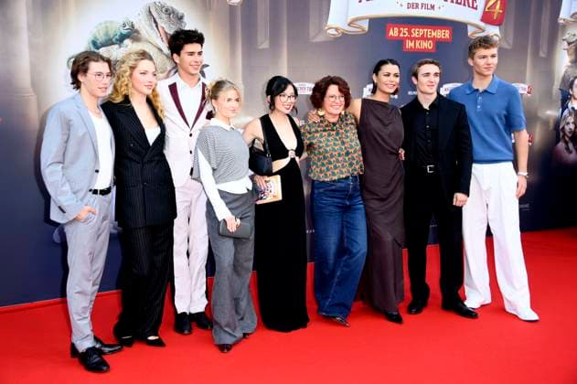 Thilo Fridolin Matthes, Emilia Maier, Loris Sichrovsky, Emilia Pieske, Purnima Grätz, Margit Auer, Tomomi Themann, Luis Vorbach and Leonard Conrads at the premiere of the movie Die Schule der magischen Tiere 4 at Zoo Palast Berlin, 19 09 2025 Foto:xN.xKubelkax xFuturexImagex tiere_berlin_5911