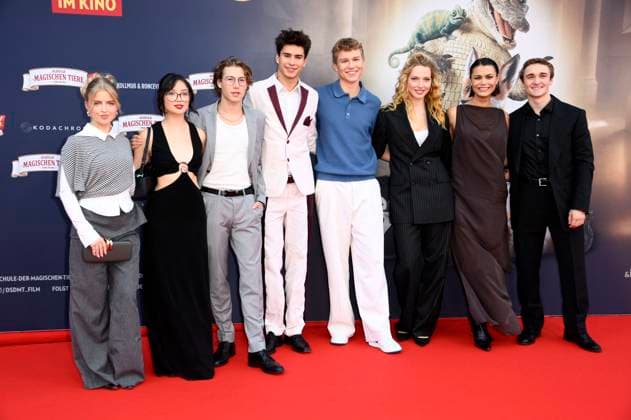 Emilia Pieske, Purnima Grätz, Thilo Fridolin Matthes, Loris Sichrovsky, Leonard Conrads, Emilia Maier, Tomomi Themann and Luis Vorbach at the premiere of the feature film Die Schule der magischen Tiere 4 at Zoo Palast Berlin, 19 09 2025 Foto:xN.xKubelkax xFuturexImagex tiere_berlin_5915