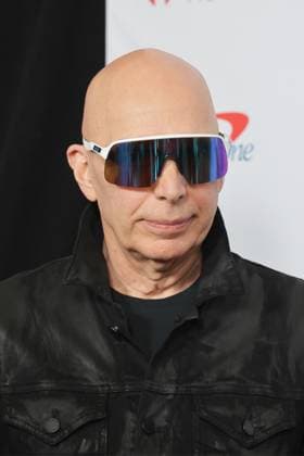 2025 iHeartRadio Music Festival - Press Room Kenny Aronoff attends the 2025 iHeartRadio Music Festival at T-Mobile Arena on September 19, 2025 in Las Vegas, Nevada. Las Vegas T-Mobile Arena NV USA Copyright: xcraSH imageSPACEx