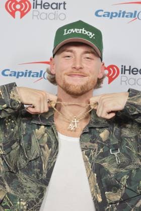 2025 iHeartRadio Music Festival - Press Room Bailey Zimmerman attends the 2025 iHeartRadio Music Festival at T-Mobile Arena on September 19, 2025 in Las Vegas, Nevada. Las Vegas T-Mobile Arena NV USA Copyright: xcraSH imageSPACEx