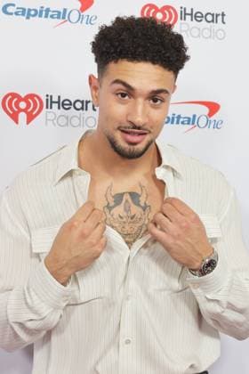 2025 iHeartRadio Music Festival - Press Room Miguel Harichi attends the 2025 iHeartRadio Music Festival at T-Mobile Arena on September 19, 2025 in Las Vegas, Nevada. Las Vegas T-Mobile Arena NV USA Copyright: xcraSH imageSPACEx